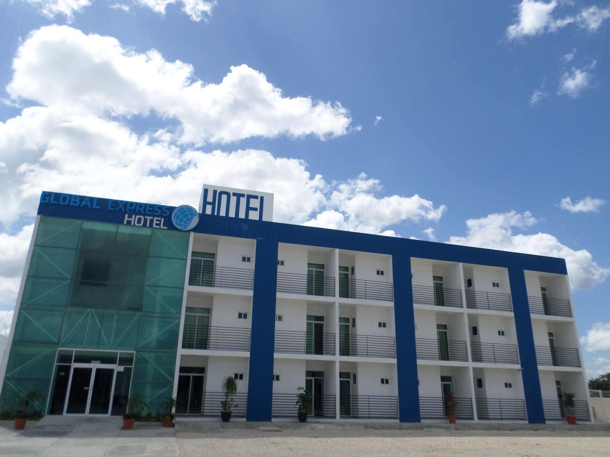 Global Express Hotel Escárcega Eksteriør billede